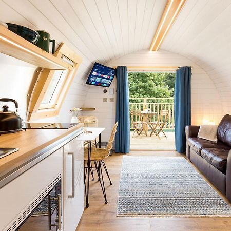 Villa Spectacular Mountain View Ecopod Newtonmore Exterior foto
